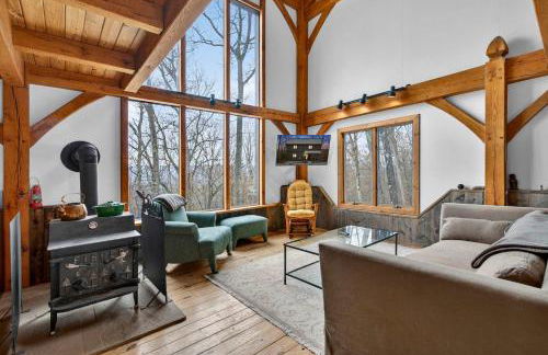 Cozy Mountain Retreat with Hot Tub & Fire Pit - Foto 3