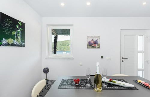 Apartment Mirella 1 "Your sunny sea-view escape with two terraces in the heart of Rabac" - Foto 13