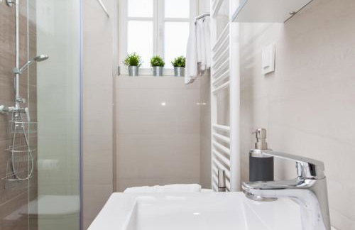 Luxury Main Square Apartments - Photo 20