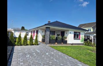 Rosenhaus Nähe Bodden und Ostsee an den Kranichfeldern - Foto 1