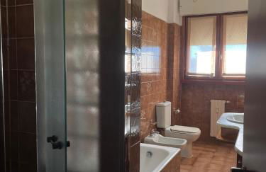 Wood Apartment - Photo 15