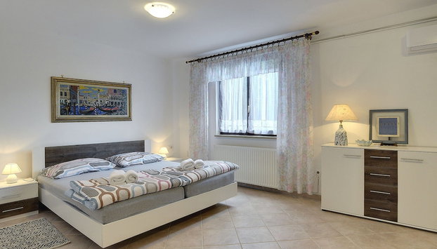 Holiday House for 14 Persons with Private Pool near Beach & Pula - Foto 5, Habitación