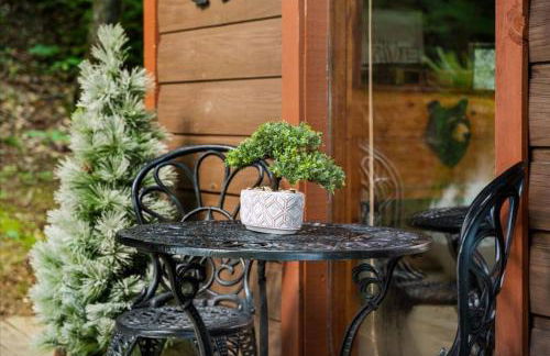 Hot Tub & WiFi - Romantic Hideaway - Foto 41