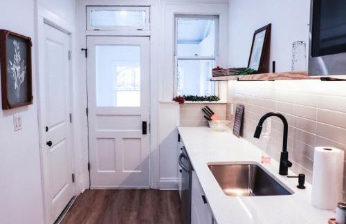 Downtown Retreat - 2BR Oasis - Foto 28