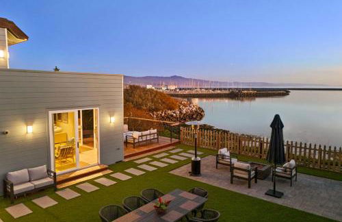 Experience the Pinnacle of Coastal Living at Harbour House - Foto 53