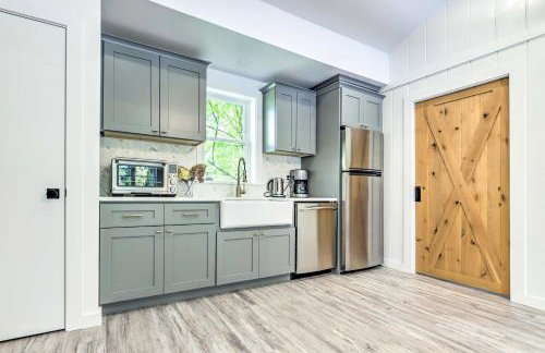 Modern Escape with Fire Pit, Near Lake Waramaug - Foto 7