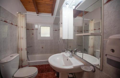 Maria's Cottage House - Photo 21