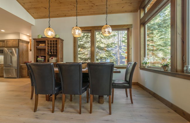 Sawtooth by Avantstay Spacious Pine Tree Cabin w/ Hot Tub - Foto 18