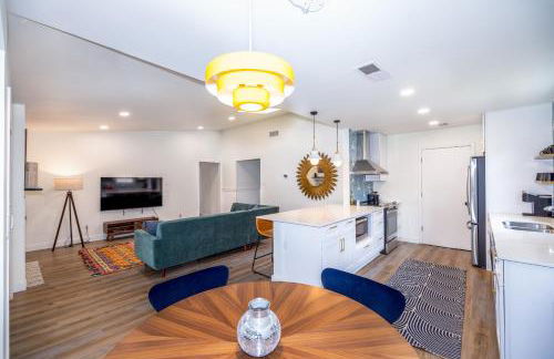 Luxury 4BR Oasis with Pool, Hot Tub & Game Room! - Foto 6