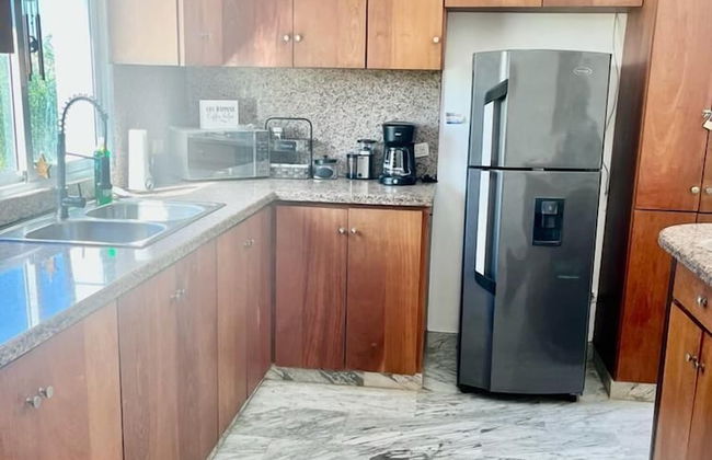 2 Minutes Walk to Beach Huge 3 bdrm Condo with Pool - Photo 38