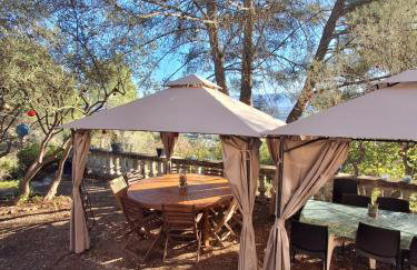 Les Ribas villa groupe, de 4 a 14 personnes, maison familiale, séjour nature, calme, Provence, Plaine des Maures, proche mer, Verdon, randonnée, terrain arboré, jeux enfants, pétanque, ping-pong, cuisine équipée, grande capacité, vacances en groupe - Foto 18