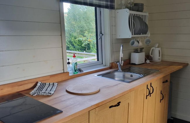 Glamping Hut - Sleeps 2, hot tub & Parking - Foto 4