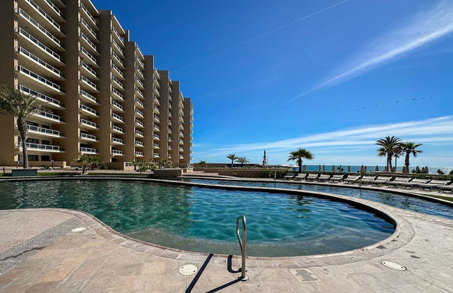 Beach Bliss Retreat 2BR Beachfront Condo - Foto 64