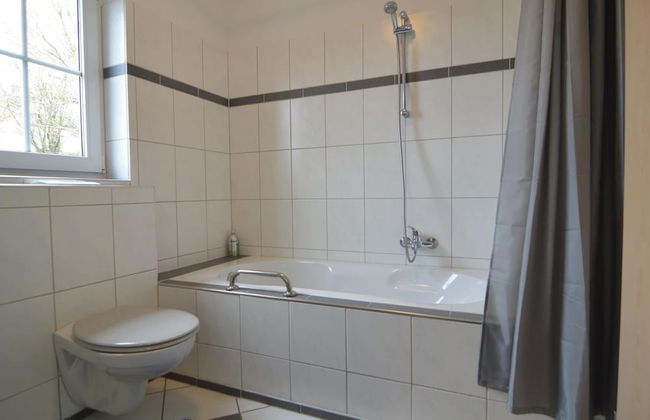 Beautiful Holdiday Home in Ulmen Near the Lake - Foto 18