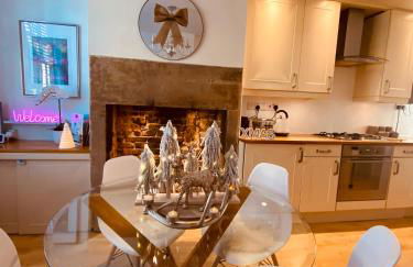 The Tenth House, Grade II Listed Georgian Town House, Wirksworth, Derbyshire, Peak District Cottage, Sleeps 4 - Foto 58