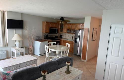 Lover's Key Beach Club by Check-In Vacation Rentals - Photo 2