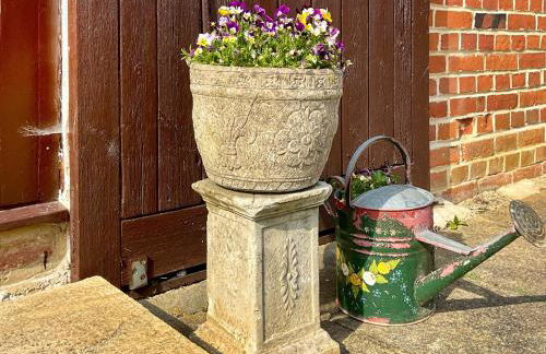 Rowdecroft Farm Cottage - Photo 23