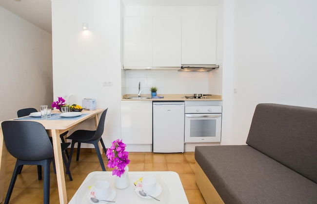 Apartamentos Los Tulipanes - Photo 14