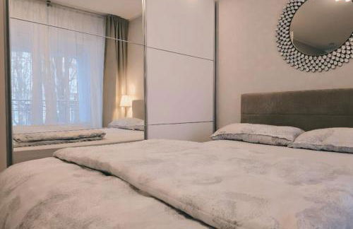 zentrale Design-Ferienwohnung mit Balkon und Stellplatz in Karlsruhe - APOLONIAliving - Foto 15