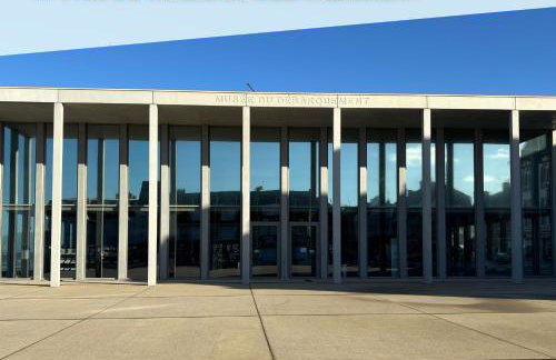 Les Voiles, maison bien équipée 10 p 2 sdb, 2 WC, spacieuse lumineuse avec jardin clos, garage, terrasse, parking privatif, à 950 m de la plage d'Asnelles et tous commerces, près de Bayeux et Arromanches, chiens bienvenus - Foto 40