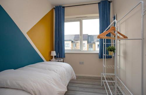 Cosy townhouse, new build, 5 bedrooms, Sleeps 8, Free Parking - Foto 38