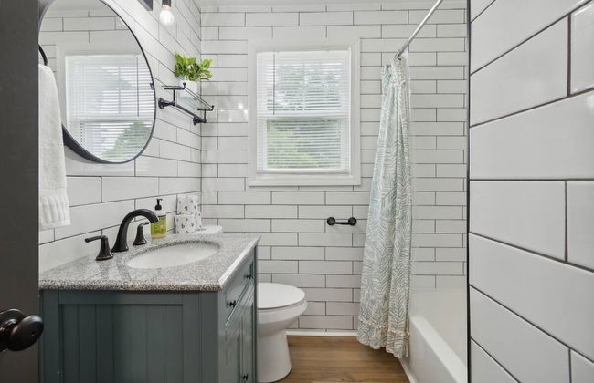 Chic Retreat Near Airport & Downtown Nashville by RedAwning - Photo 22