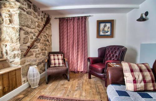 Knocker Cottage is a 3 bedroom made up of 1 double bedroom and 2 small double bedrooms in small village 10 min to beaches - Foto 26