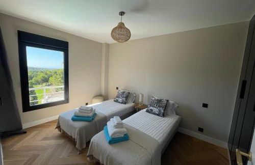 ULTIMATE LUXURY DREAM VILLA with 7 BEDROOMS, GYM, SPA and INFINITY POOL - Photo 55