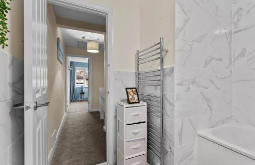 KingstonUponThames Contractor Sleeps8 Parking - Photo 13