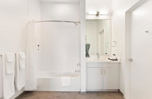 Hyatus Luxury Residences Boston Everett Premier Collection - Photo 51