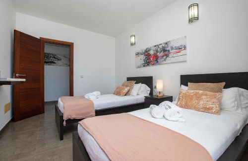 Villa in San Antonio Sleeps 10 - Foto 36