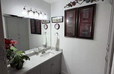 Cozy & Comfy Mountain-View Home Airport 15 min - Foto 25