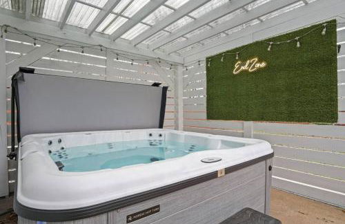 OU Hideaway Relaxing Hot Tub Pool Table - Foto 5