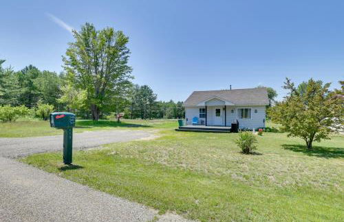 All-Season Getaway in Frederic Bring Your Pets! - Foto 3