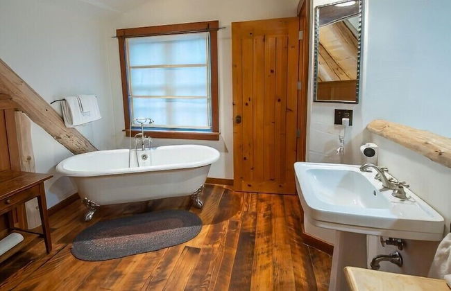 Snow Creek Cabins by Fernie Lodging Co. - Photo 35