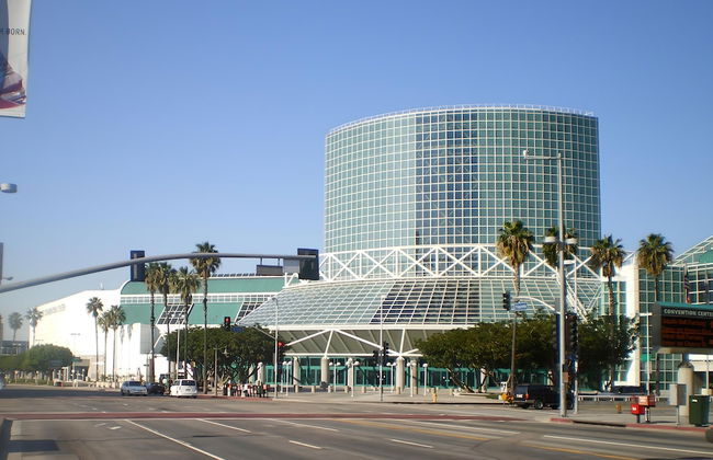 Los Angeles Deluxe Suites - 2 Bedrooms & 2 Bathrooms - Photo 39