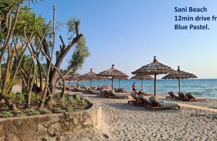 Blue Pastel-cliffside villa, shared pool, wild sandy beach nearby - Foto 41