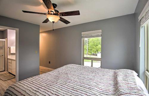 Lakefront Home with Private Beach Access! - Foto 12