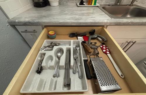 Dolphin Updated Cottage On River - 1 Mile to Beach Kitchen Washer Dryer - Foto 16