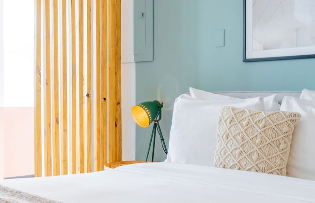 w Beautiful Loft in Santa Ana - Photo 6