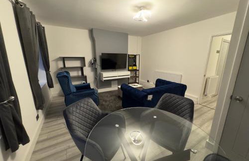 Stylish 2BR, Fast Wifi with balcony - Photo 21