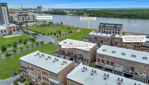 Riverfront Charm by Lucky Savannah - Foto 3