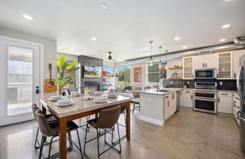 Swanky Townhome Near Old Town, Breweries and River - Foto 2