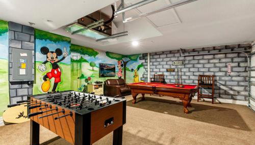 Orlando Retreat 5BR Pool and Spa Villa with Games Room and Mickey Themed Room - Foto 4, Game Room