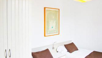 Claris Apartments - Photo 4