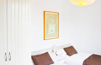 Claris Apartments - Photo 4