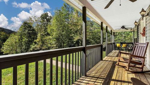 Spacious Mountain Retreat with Bonus Game Room Near Asheville, Barnardsville, NC - Foto 5