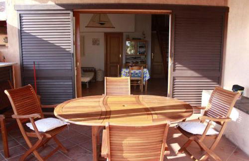 CASA MUGHETTO R5055 WiFi, seafront, private sea access, swimming pool - Foto 44