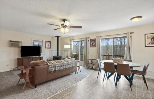 Mountain Retreat by Berkeley Springs wRiver Access - Foto 16