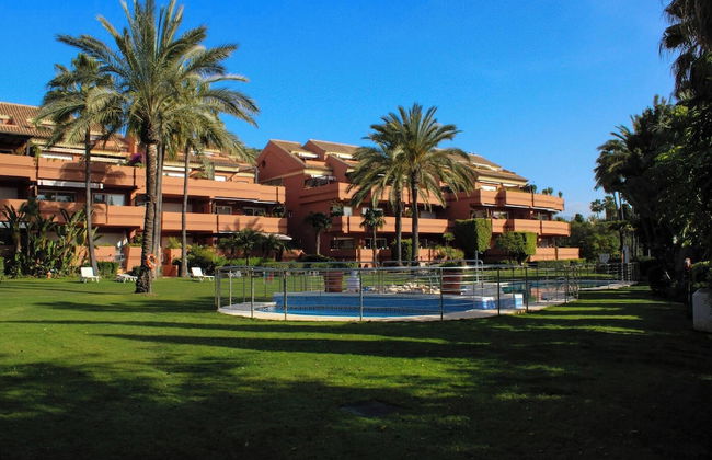 Magnificent Duplex Penthouse in Puerto Banus - Photo 24